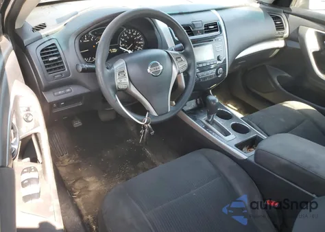 2015 Nissan Altima 2.5 из США, поврежденный, VIN 1N4AL3AP2FC232363